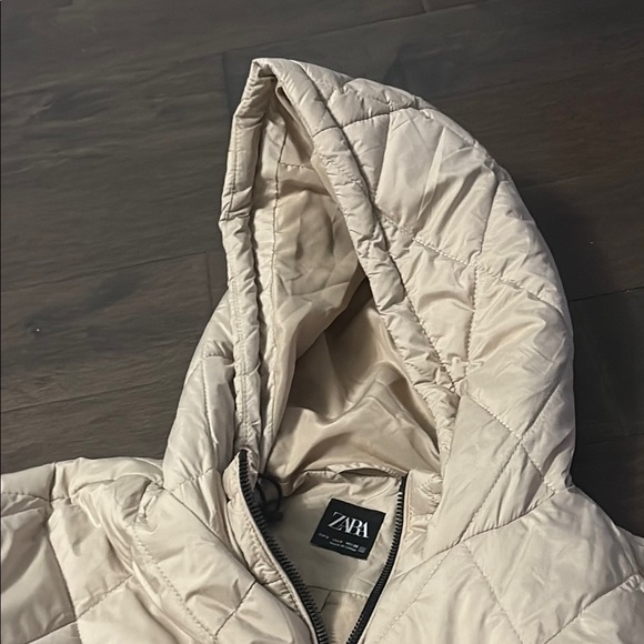 Zara Women's Quilted Hooded Puffer Jacket - Beige, size small - Picture 6 of 10